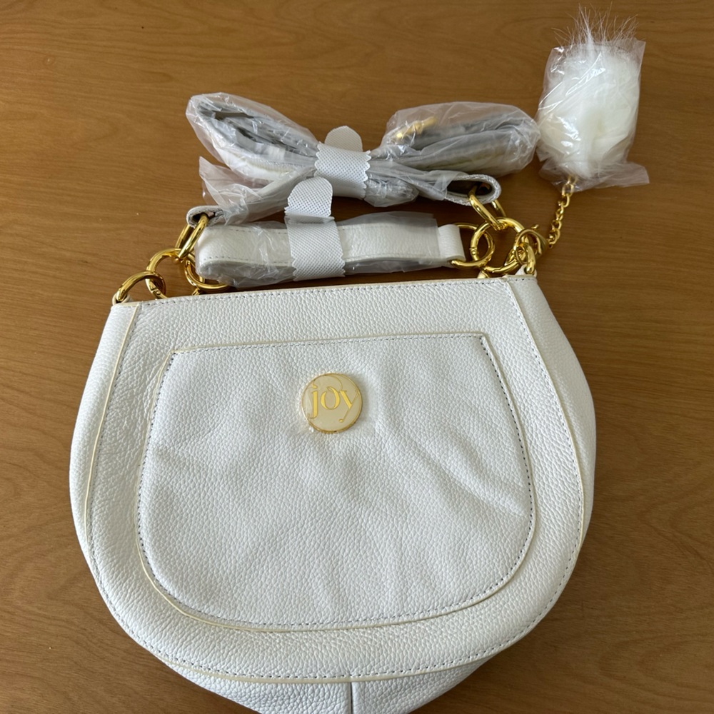 Elegant White Leather Shoulder Bag